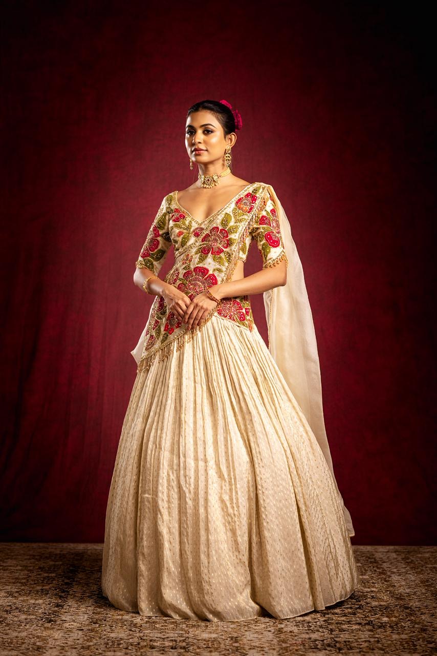 Ivory mandaara Lehenga set