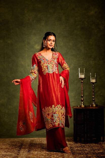 Red kurti set