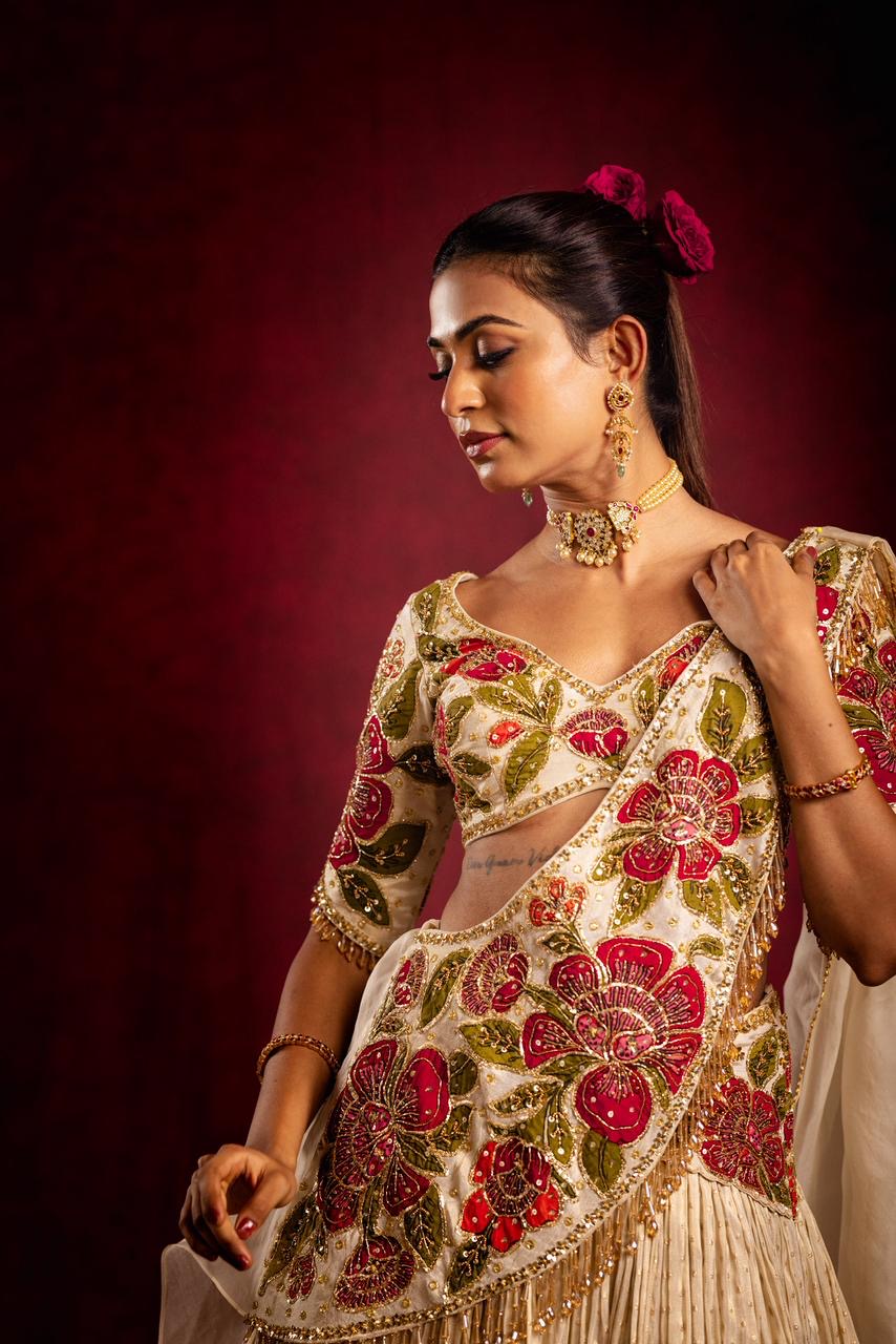 Ivory mandaara Lehenga set