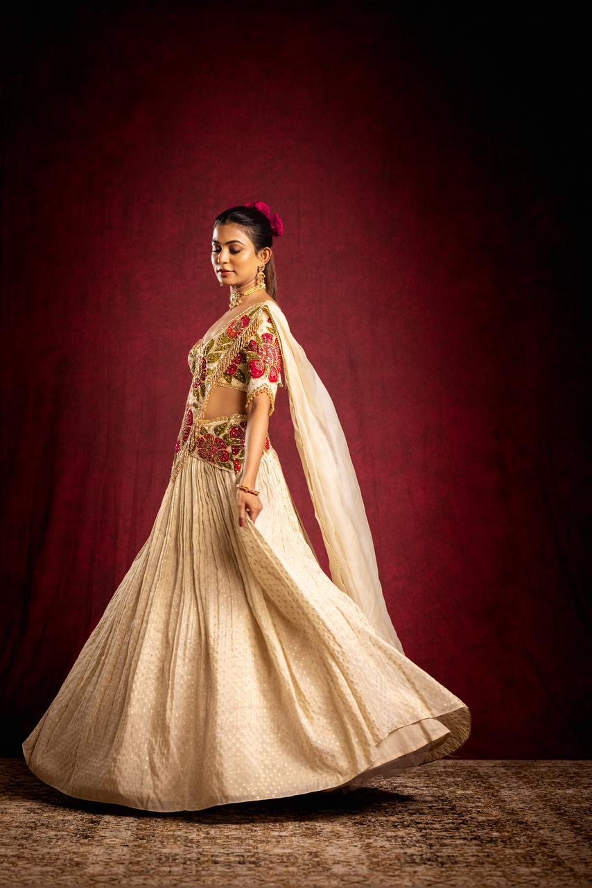 Ivory mandaara Lehenga set